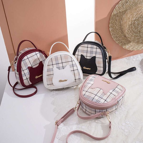 Ladies' 2024 new style plaid contrasting cat face letter label handbag shoulder casual phone gift bag, White
Ladies' 2024 new style plaid contrasting cat face letter label handbag shoulder casual phone gift bag, White