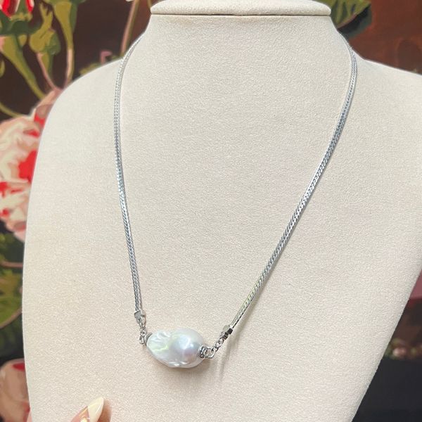 Fashionable Silver Blue Pearl Necklace - Exquisite Baroque Design with Natural Freshwater Beads
Fashionable Silver Blue Pearl Necklace - Exquisite Baroque Design with Natural Freshwater Beads