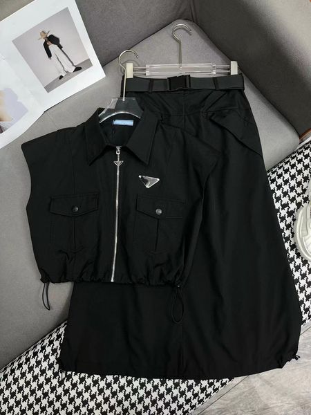 Designer Tops Women Clothes Dresses womens designer clothing Spring New Triangle Label Sleeveless Fashion Short Top High Waist Straight Skirt Fashion Set, Khaki
Designer Tops Women Clothes Dresses womens designer clothing Spring New Triangle Label Sleeveless Fashion Short Top High Waist Straight Skirt Fashion Set, Khaki