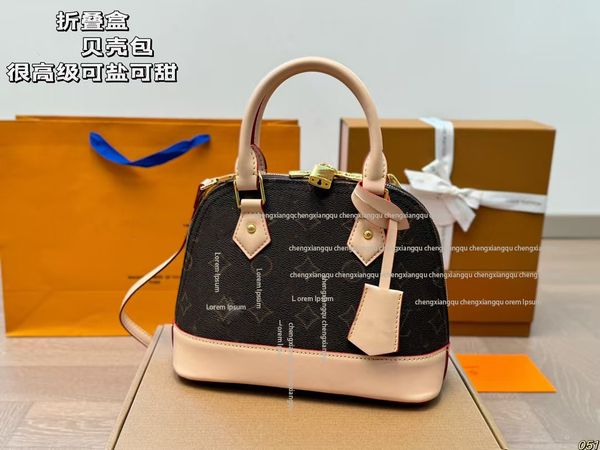 Designers Shell Bag Designer handbags Women Shoulder Bags Cross Body handbag With key Lock shoulder strap, Black
Designers Shell Bag Designer handbags Women Shoulder Bags Cross Body handbag With key Lock shoulder strap, Black