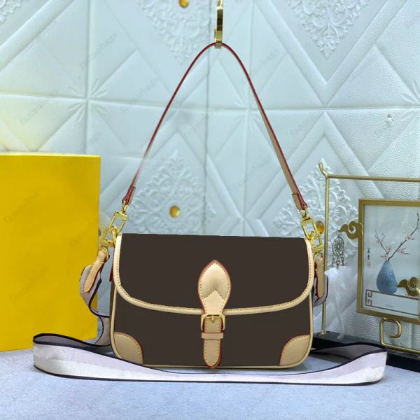 Designer denim Baguette printed handbag women's crossbody white canvas shoulder bag summer blue leather style 2024 popular new wallet BFG2411275, # 7
Designer denim Baguette printed handbag women's crossbody white canvas shoulder bag summer blue leather style 2024 popular new wallet BFG2411275, # 7
