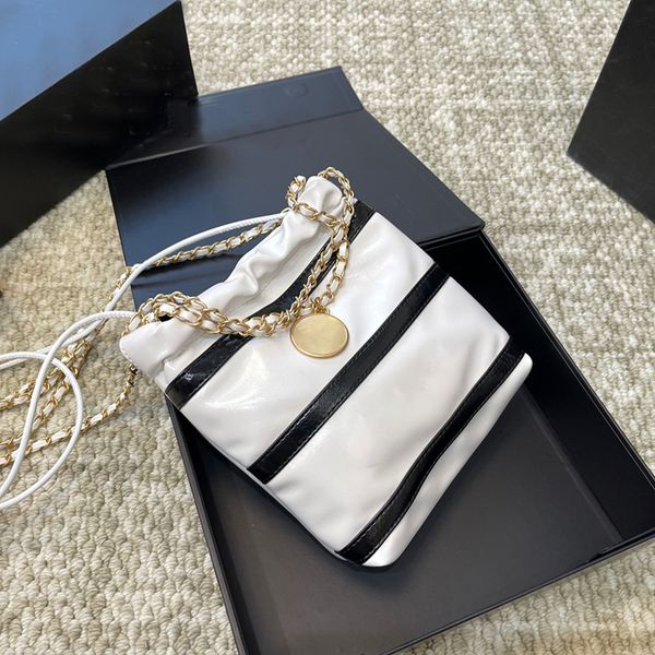 designer bag Luxury Fashion Design Womens Classic Mini drawstring garbage bag Leather material Detachable shoulder strap Super All-in-one crossbody bag wallet, Black and white stripe
designer bag Luxury Fashion Design Womens Classic Mini drawstring garbage bag Leather material Detachable shoulder strap Super All-in-one crossbody bag wallet, Black and white stripe