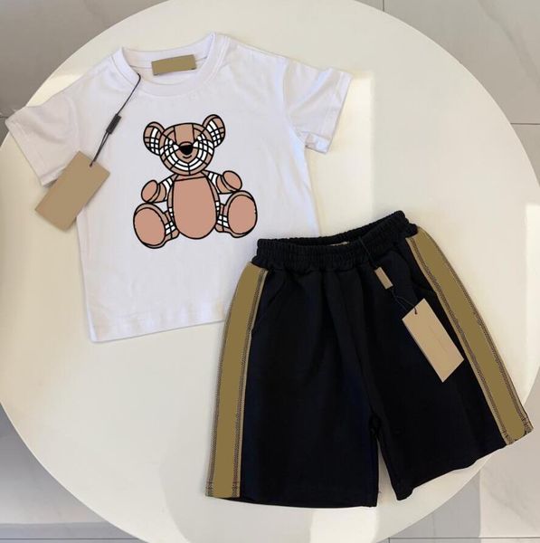 2024 Summer Designers Clothes Kids Sets Short-sleeved T-Shirt Shorts Round Neck Two-piece Sportswear for Boys Girls Printing 15 Styles, No1
2024 Summer Designers Clothes Kids Sets Short-sleeved T-Shirt Shorts Round Neck Two-piece Sportswear for Boys Girls Printing 15 Styles, No1