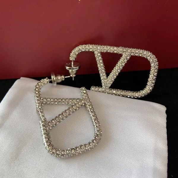 2025 Designer Earrings For Womens Stud Luxury Gold Heart Shape Pearl Crystal Gold Double Letter 925s Silver Jewelry Classic Woman Earring Studs 24641BF
2025 Designer Earrings For Womens Stud Luxury Gold Heart Shape Pearl Crystal Gold Double Letter 925s Silver Jewelry Classic Woman Earring Studs 24641BF