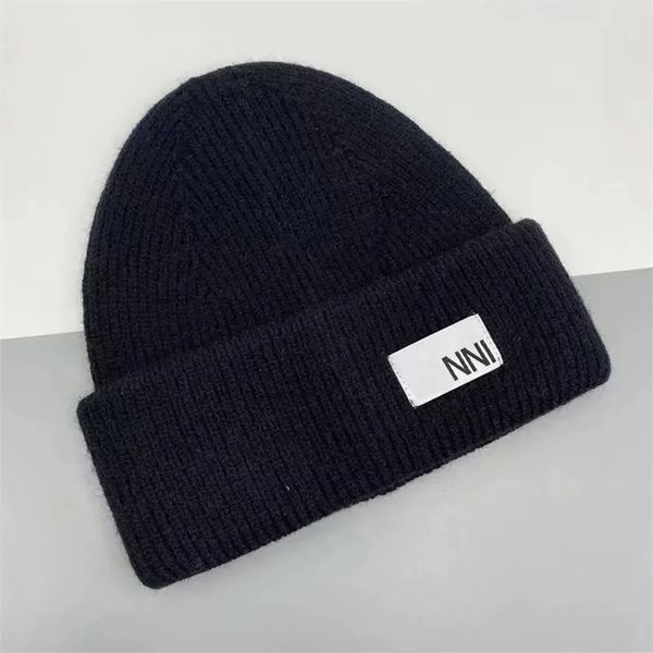 Wholesale Beanie designer brimless hats, luxurious and versatile knitted hats, warm letter triangle design hats, Christmas gifts, high-quality hats u12
Wholesale Beanie designer brimless hats, luxurious and versatile knitted hats, warm letter triangle design hats, Christmas gifts, high-quality hats u12