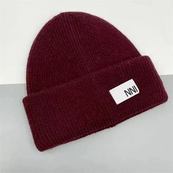 Wholesale Beanie designer brimless hats, luxurious and versatile knitted hats, warm letter triangle design hats, Christmas gifts, high-quality hats u6
Wholesale Beanie designer brimless hats, luxurious and versatile knitted hats, warm letter triangle design hats, Christmas gifts, high-quality hats u6