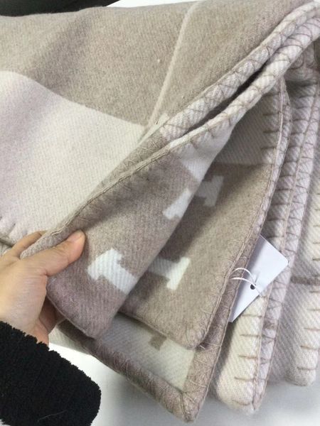 1500g Thick Home Sofa Good Quailty 2023 NEW Designer WOOL Camel Gray H Blanket TOP Selg Big 145*175cm Wool Gig Size, Multicolor
1500g Thick Home Sofa Good Quailty 2023 NEW Designer WOOL Camel Gray H Blanket TOP Selg Big 145*175cm Wool Gig Size, Multicolor