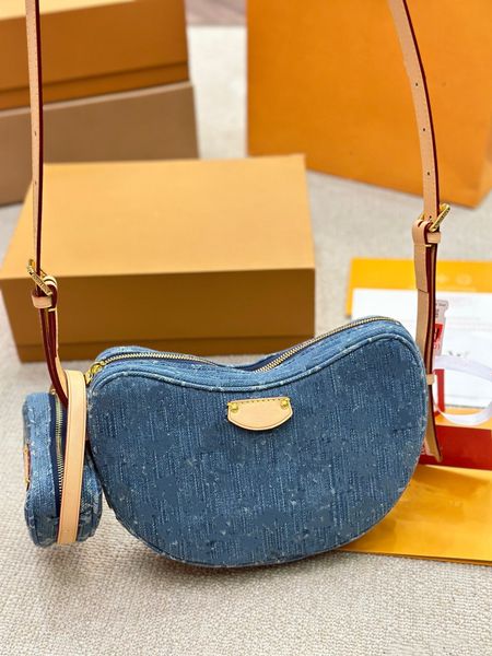 2024 Luxury elegant party fashion trend personality hand cross body single shoulder travel casual makeup bag women's bag, Customize
2024 Luxury elegant party fashion trend personality hand cross body single shoulder travel casual makeup bag women's bag, Customize