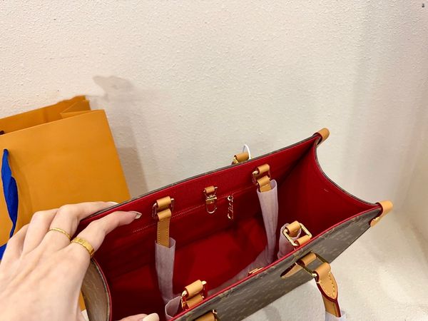 2024 Print Single Shoulder Cross body Large Size Fashion Trend Casual High Quality Travel Make-up Party Ladies High quality bag, Brown
2024 Print Single Shoulder Cross body Large Size Fashion Trend Casual High Quality Travel Make-up Party Ladies High quality bag, Brown