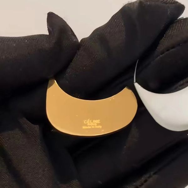 Europe and the United States fashion mirror metal CELI earrings Luxury Designer Earrings Women Exquisite Premium Gold and Silver Earrings with LOGO
Europe and the United States fashion mirror metal CELI earrings Luxury Designer Earrings Women Exquisite Premium Gold and Silver Earrings with LOGO