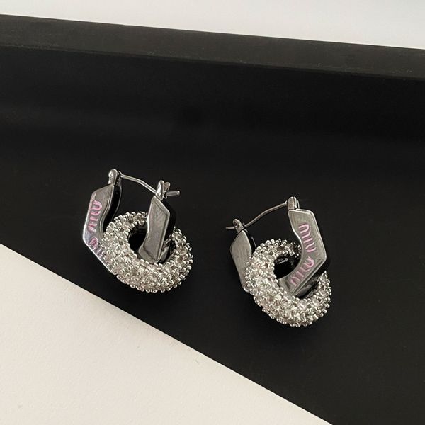 MIUI earrings luxury vintage high-class sense of earrings female versatile fashion designer earrings stud earrings personality trend for daily wear
MIUI earrings luxury vintage high-class sense of earrings female versatile fashion designer earrings stud earrings personality trend for daily wear