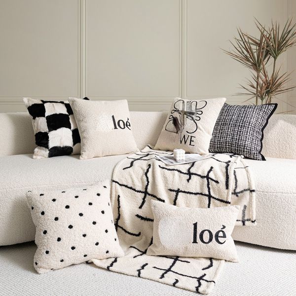 Light French Black and White Couch Pillow Living Room Bedroom Bay Window Pillows Model Rooms Cream Style Bed Breakfast Cushion
Light French Black and White Couch Pillow Living Room Bedroom Bay Window Pillows Model Rooms Cream Style Bed Breakfast Cushion