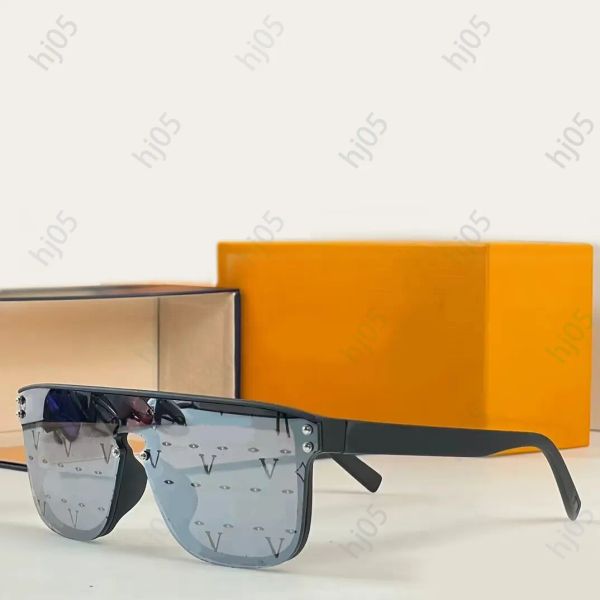 Embrace Modern Slim Frame Sunglasses - Unisex Beach Fashion in 6 Captivating Colors, Presented in a Chic Box
Embrace Modern Slim Frame Sunglasses - Unisex Beach Fashion in 6 Captivating Colors, Presented in a Chic Box