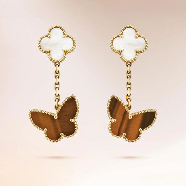 Clover Earrings Classic Double Flower Mother Shell Earrings Luxury Fashion Designer Earrings Women Exquisite Hundred Four Heart Peach Heart Earrings
Clover Earrings Classic Double Flower Mother Shell Earrings Luxury Fashion Designer Earrings Women Exquisite Hundred Four Heart Peach Heart Earrings