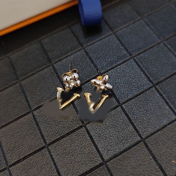 Gold Silver Flower Letter Ear Stud Earrings Luxury Brand Designer Women Stainless Steel Crystal Rhinestone Fashion Jewerlry Gift High Quality Wholesale
Gold Silver Flower Letter Ear Stud Earrings Luxury Brand Designer Women Stainless Steel Crystal Rhinestone Fashion Jewerlry Gift High Quality Wholesale