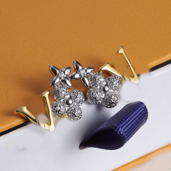 Elegant Crystal Flower Ear Stud Earrings Luxury Brand Designer Letter Women Gold Silver Plated Rhinestone Party Jewerlry Accessories High Quality Lover Gift
Elegant Crystal Flower Ear Stud Earrings Luxury Brand Designer Letter Women Gold Silver Plated Rhinestone Party Jewerlry Accessories High Quality Lover Gift