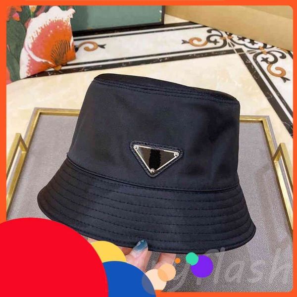 

Pra Hats Bucket Hat Casquette Designer Stars with The Same Casual Outing Flat-top Small Brimmed Hats Wild Triangle Standard Ins Ba233GL5, White