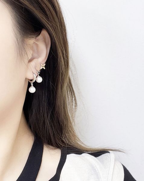 Luxury Flower Pearl Crystal Ear Stud Earrings Brand Designer Gold Silver Stainless Steel Ear Drop Jewerlry High Quality With Box 3PCS/Set
Luxury Flower Pearl Crystal Ear Stud Earrings Brand Designer Gold Silver Stainless Steel Ear Drop Jewerlry High Quality With Box 3PCS/Set