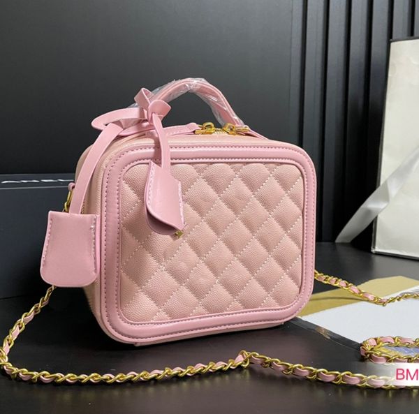 Makeup Bag Caviar Bag Fashion Women Shoulder Bag 20cm Leather Diamond Pattern Large Logo Luxury Handbag Matelasse Chain Crossbody Bag Box Fashion Bag Princess Bags, Black
Makeup Bag Caviar Bag Fashion Women Shoulder Bag 20cm Leather Diamond Pattern Large Logo Luxury Handbag Matelasse Chain Crossbody Bag Box Fashion Bag Princess Bags, Black