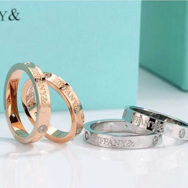 Luxury Fashion Designer Rings Letters Logo Wide Ring with Diamonds Exquisite Simple Classic Rings for Men and Women
Luxury Fashion Designer Rings Letters Logo Wide Ring with Diamonds Exquisite Simple Classic Rings for Men and Women
