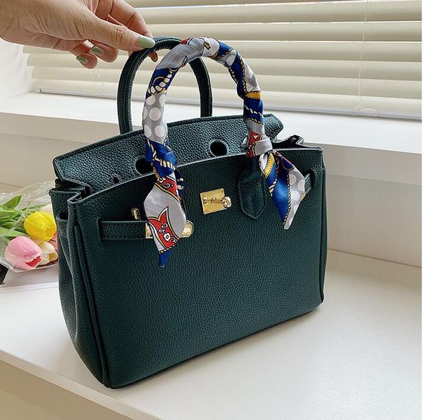 Outlet factory ladies shoulder bag 12 colors Joker solid color medium fashion messenger bag elegant ribbon handbag simple embossed lychee pattern handbag 1905#, Sky blur
Outlet factory ladies shoulder bag 12 colors Joker solid color medium fashion messenger bag elegant ribbon handbag simple embossed lychee pattern handbag 1905#, Sky blur