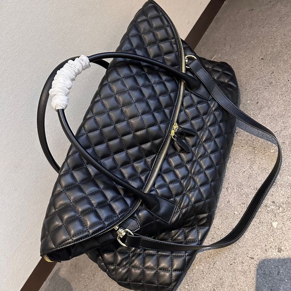 Luxury designer duffel bag High quality Men's travel bag 50cm embossed large capacity sports bag Women's duffel bags Satchel, Black
Luxury designer duffel bag High quality Men's travel bag 50cm embossed large capacity sports bag Women's duffel bags Satchel, Black