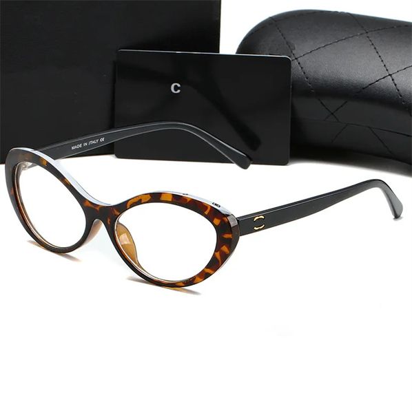 New luxury Oval Luxury Designer Brand Sunglasses Designer Sunglasses High Quality eyeglass Women Men Glasses Womens Sun glass UV400 lens Unisex Hot with box
New luxury Oval Luxury Designer Brand Sunglasses Designer Sunglasses High Quality eyeglass Women Men Glasses Womens Sun glass UV400 lens Unisex Hot with box