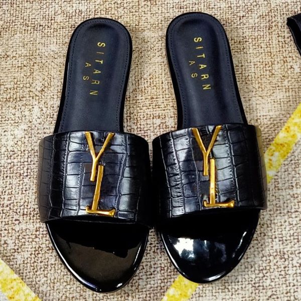 Designer Sandals Summer Women's Slippers Women's Crocodile Sandals Platform Outdoor Fashion Round Toe Shoes Anti slip Leisure Vacation Women's Slippers, Yl-3
Designer Sandals Summer Women's Slippers Women's Crocodile Sandals Platform Outdoor Fashion Round Toe Shoes Anti slip Leisure Vacation Women's Slippers, Yl-3