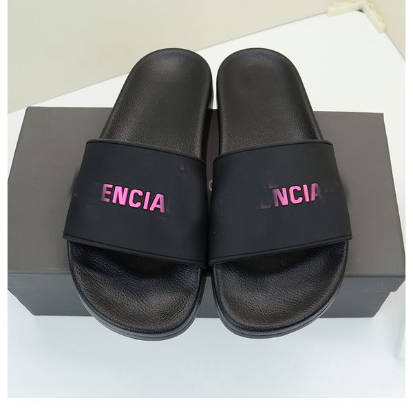 Fashion Designer slippers Sliders summer beach sandals Wooden flat mules The simple design makes this flat sole a true summer day AAA9982
Fashion Designer slippers Sliders summer beach sandals Wooden flat mules The simple design makes this flat sole a true summer day AAA9982