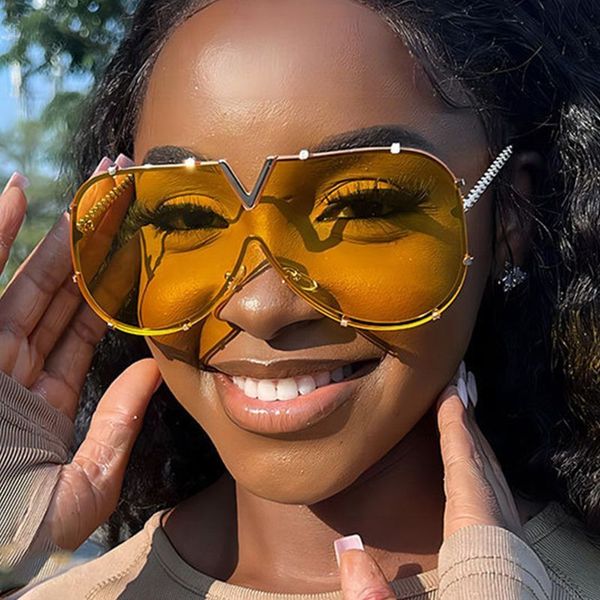 Designer fashion sunglasses YK2 style one-piece V frame all match trend street travel party facial slimming temperament women
Designer fashion sunglasses YK2 style one-piece V frame all match trend street travel party facial slimming temperament women