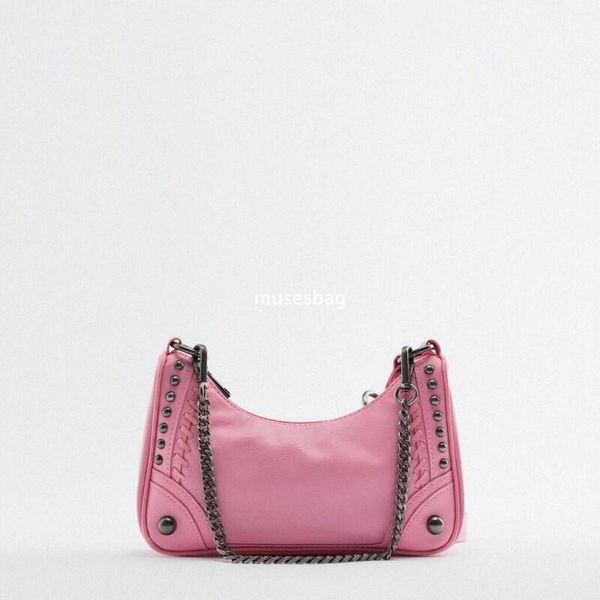 New Woven Shoulder Bag Fashionable and Versatile Handbag Rock Style Chain Crossbody Underarm Bag Advanced Large Capacity Mini Bag, Black
New Woven Shoulder Bag Fashionable and Versatile Handbag Rock Style Chain Crossbody Underarm Bag Advanced Large Capacity Mini Bag, Black