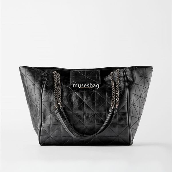 High quality and versatile fashion shoulder bag for high-end women large capacity tote bag niche one shoulder portable shopping bag, Black
High quality and versatile fashion shoulder bag for high-end women large capacity tote bag niche one shoulder portable shopping bag, Black