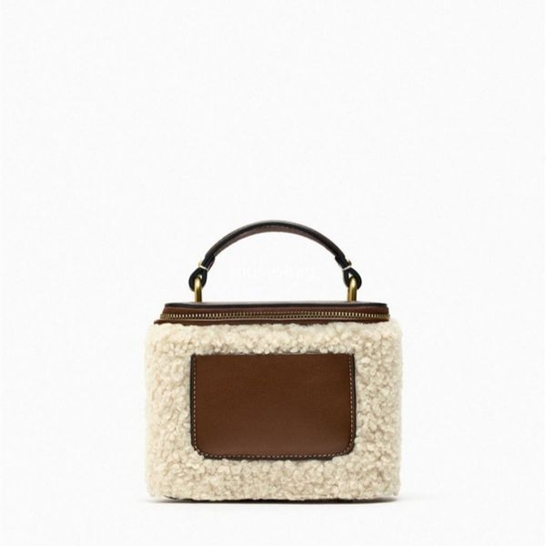 High quality new handbag with niche design brushed plush single shoulder bag lamb wool doctor box bag crossbody bag, White
High quality new handbag with niche design brushed plush single shoulder bag lamb wool doctor box bag crossbody bag, White