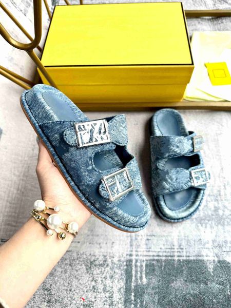2024 Men Women New Double Strap Flat Sandals Decorative Buckle and Antique Blue Denim Material Embellishment Quilted Pattern luxury Top quality Slipper With Box, Color#1
2024 Men Women New Double Strap Flat Sandals Decorative Buckle and Antique Blue Denim Material Embellishment Quilted Pattern luxury Top quality Slipper With Box, Color#1