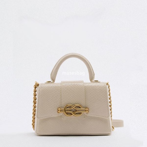 New High Quality Animal Pattern Shoulder Bag Gold Buckle Chain Bag Printed Mini Crossbody Bag Handheld Chain Bag, Beige
New High Quality Animal Pattern Shoulder Bag Gold Buckle Chain Bag Printed Mini Crossbody Bag Handheld Chain Bag, Beige