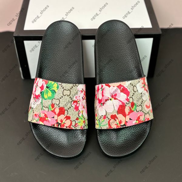 Designer sandals famous designer women mens sliders summer beach woman sandal slides pillow pool shoe 10a soft fashion slippers 35-46 outdoor room brown black sh010, #-10
Designer sandals famous designer women mens sliders summer beach woman sandal slides pillow pool shoe 10a soft fashion slippers 35-46 outdoor room brown black sh010, #-10