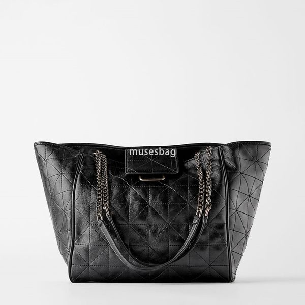 New high-end single shoulder bag with large capacity diamond grid zipper tote bag niche single shoulder handle shopping bag, Black
New high-end single shoulder bag with large capacity diamond grid zipper tote bag niche single shoulder handle shopping bag, Black