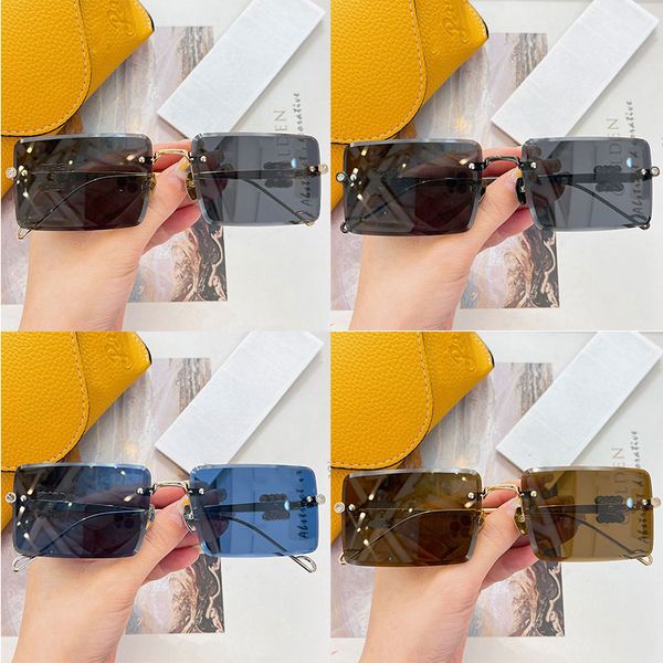New Womens rectangular casual sunglasses LW5090 gold metal minimalist rimless sunglasses Womens designer leg logo design UV400 protective cool rimless lenses
New Womens rectangular casual sunglasses LW5090 gold metal minimalist rimless sunglasses Womens designer leg logo design UV400 protective cool rimless lenses