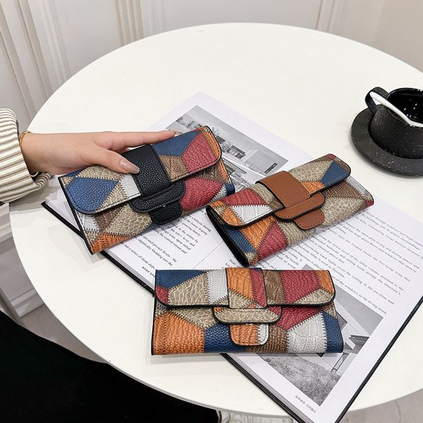 Factory wholesale womens shoulder bag classic retro stitching color leather long wallet multi card folding women wallet this year popular contrast coin purse 97299, Brown
Factory wholesale womens shoulder bag classic retro stitching color leather long wallet multi card folding women wallet this year popular contrast coin purse 97299, Brown
