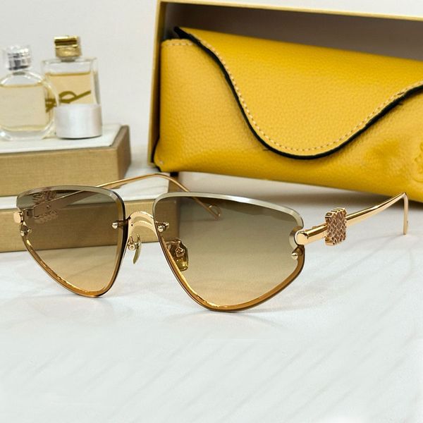 Latest Fashion Womens Luxury Sunglasses 5104S Womens Designer Irregular Frame Sunglasses UV400 Protective Metal Frame Lens Legs Personalized Logo Design
Latest Fashion Womens Luxury Sunglasses 5104S Womens Designer Irregular Frame Sunglasses UV400 Protective Metal Frame Lens Legs Personalized Logo Design