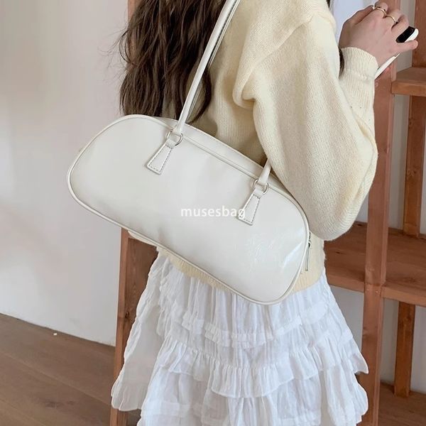 High end fashion Korean version spring new niche design ballet style portable women bag trend versatile silver single shoulder underarm bag trend, White 
High end fashion Korean version spring new niche design ballet style portable women bag trend versatile silver single shoulder underarm bag trend, White