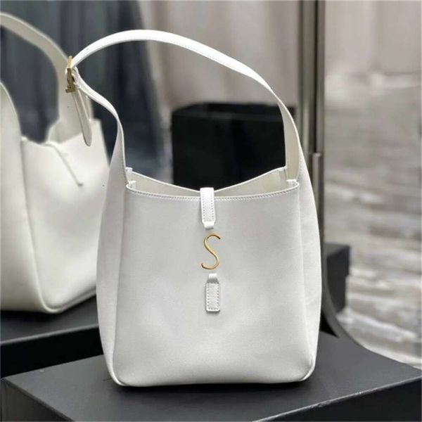 designer bag 2024 Womens Hobo Tote Crossbody Designer Bag Luxury Handbag Soft Leather Pochette Camera Shoulder Bags Summer City Large Capacity Clutch Evening, White
designer bag 2024 Womens Hobo Tote Crossbody Designer Bag Luxury Handbag Soft Leather Pochette Camera Shoulder Bags Summer City Large Capacity Clutch Evening, White