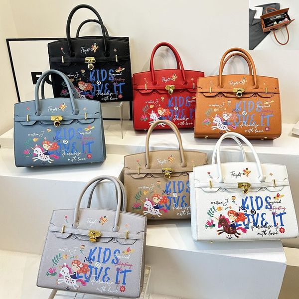 Outlet factory women's handbags 6 colors cute ladies graffiti fashion handbag large thick leather messenger bag classic elegant cartoon handbag 9898#, Blue
Outlet factory women's handbags 6 colors cute ladies graffiti fashion handbag large thick leather messenger bag classic elegant cartoon handbag 9898#, Blue