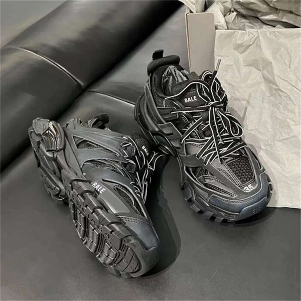 Luxury 2024 new sneakers loafer Casual lady basketball shoes Paris Triple S Clear luxurys High Top Sneaker warm Crystal Bottom Men Women Fashionrunner sho, 10_a
Luxury 2024 new sneakers loafer Casual lady basketball shoes Paris Triple S Clear luxurys High Top Sneaker warm Crystal Bottom Men Women Fashionrunner sho, 10_a