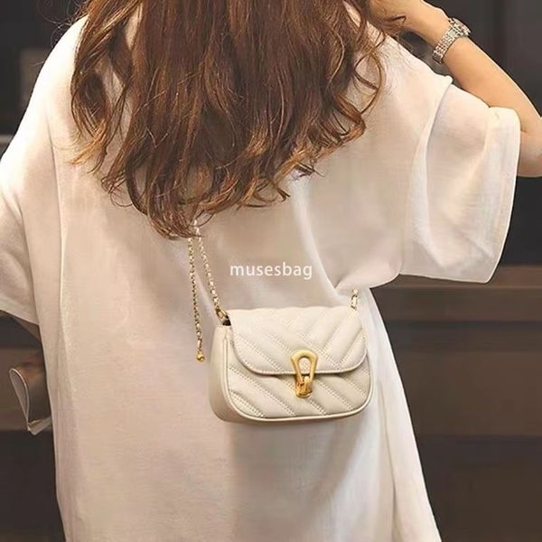 High quality soft leather handbag new upscale small shoulder bag versatile small square bag for students fashionable chain small fragrant style diamond grid, White
High quality soft leather handbag new upscale small shoulder bag versatile small square bag for students fashionable chain small fragrant style diamond grid, White
