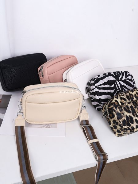 Designer women high-quality stylish and versatile bag classic multifunctional large capacity PU crossbody shoulder bag small square bag, White
Designer women high-quality stylish and versatile bag classic multifunctional large capacity PU crossbody shoulder bag small square bag, White
