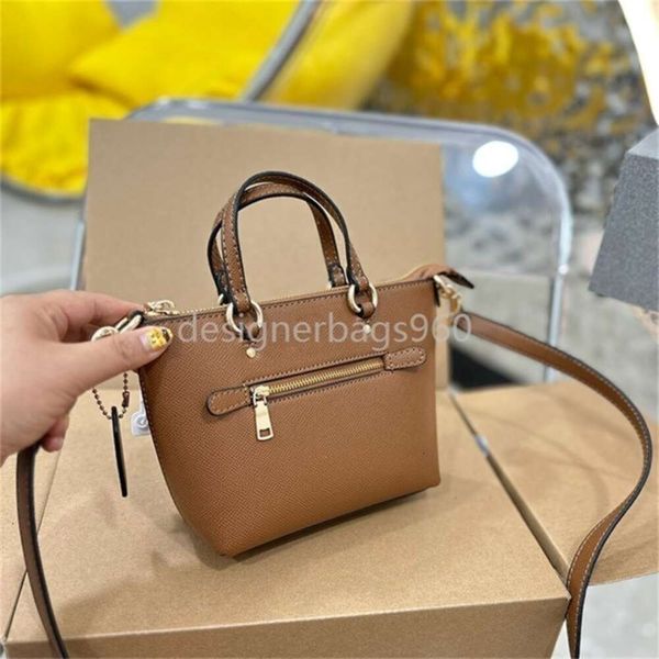 designer bag New Designer Shoulder Bag Luxury Handbag for women genuine leather female fashion letters lady cross body bag flap designer bags, 4_color
designer bag New Designer Shoulder Bag Luxury Handbag for women genuine leather female fashion letters lady cross body bag flap designer bags, 4_color