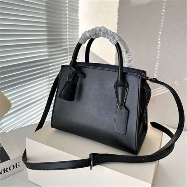 designer bag Free Shipping Andrea Designer Handbag Crossbody Bags Vintage Metal Plain Shoulder Bag Designers Soft Leather Hasp Vintage Handbags, 1 22x17cm
designer bag Free Shipping Andrea Designer Handbag Crossbody Bags Vintage Metal Plain Shoulder Bag Designers Soft Leather Hasp Vintage Handbags, 1 22x17cm