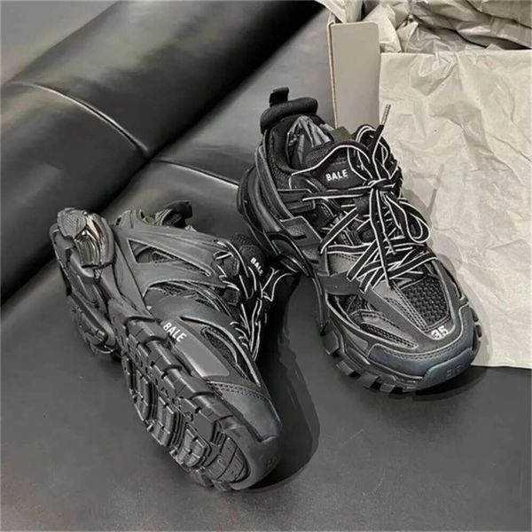 Luxury 2024 new sneakers loafer Casual lady basketball shoes Paris Triple S Clear luxurys High Top Sneaker warm Crystal Bottom Men Women Fashionrunn, 9_a
Luxury 2024 new sneakers loafer Casual lady basketball shoes Paris Triple S Clear luxurys High Top Sneaker warm Crystal Bottom Men Women Fashionrunn, 9_a