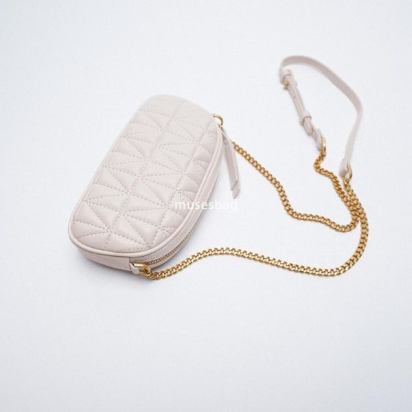 Fashionable Women European and American High Quality Classic Vintage Lingge Small Bag Versatile Multi functional One Shoulder Crossbody Bag Shell Mini Phone Bag, Rice white
Fashionable Women European and American High Quality Classic Vintage Lingge Small Bag Versatile Multi functional One Shoulder Crossbody Bag Shell Mini Phone Bag, Rice white